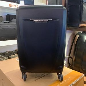 Samsonite c/on 21” in black , new in box